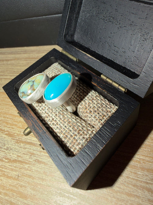 Adjustable Ring - Size 7 to 9 - it will fit!!