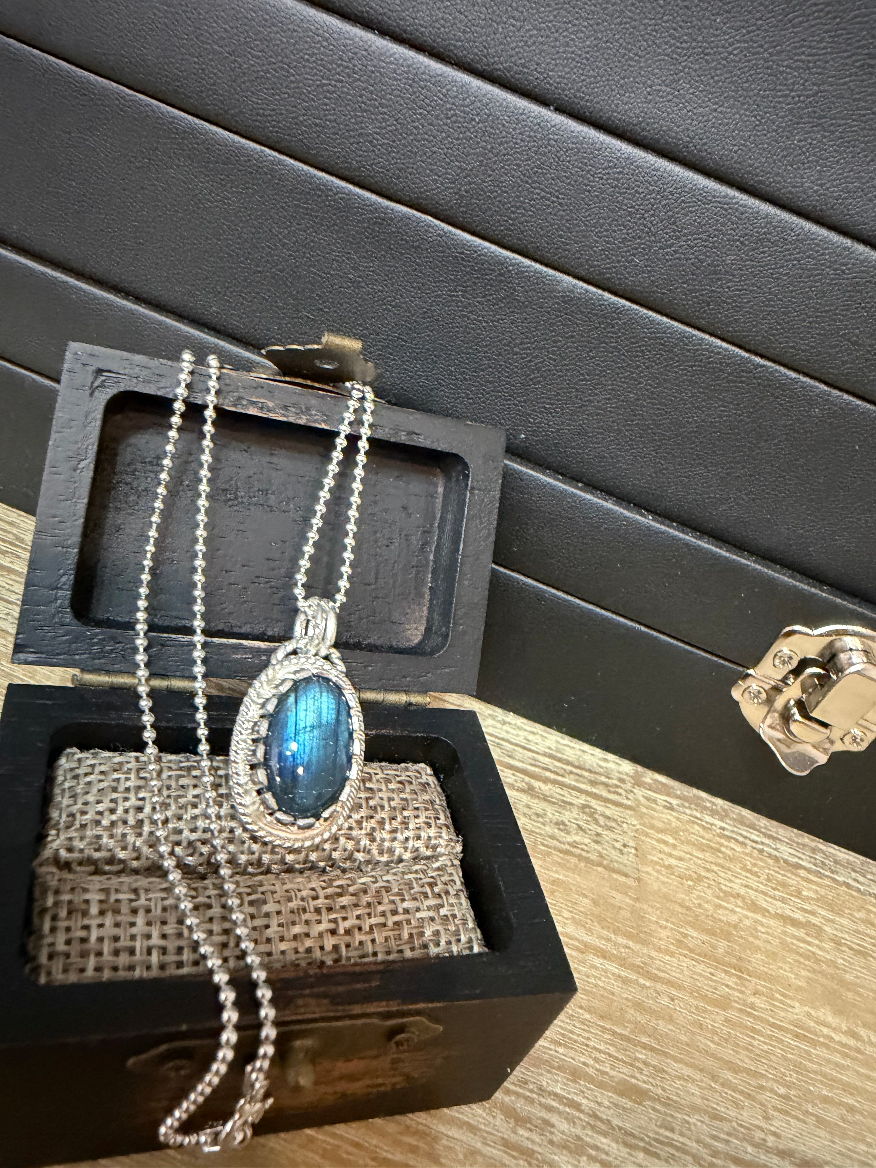 "New" Stunning Blue Labradorite Pendant and .925 Sterling Silver Chain