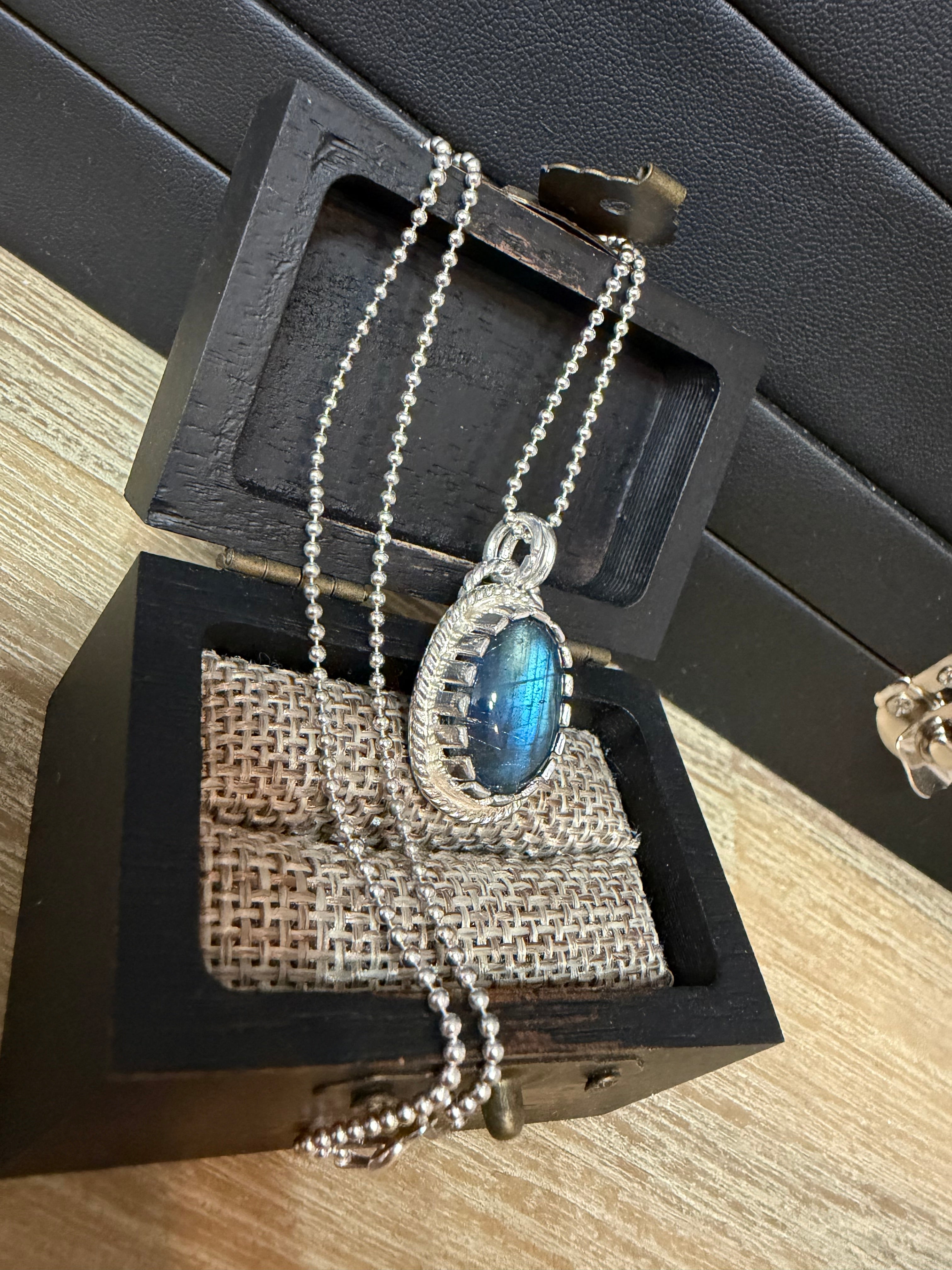 "New" Stunning Blue Labradorite Pendant and .925 Sterling Silver Chain