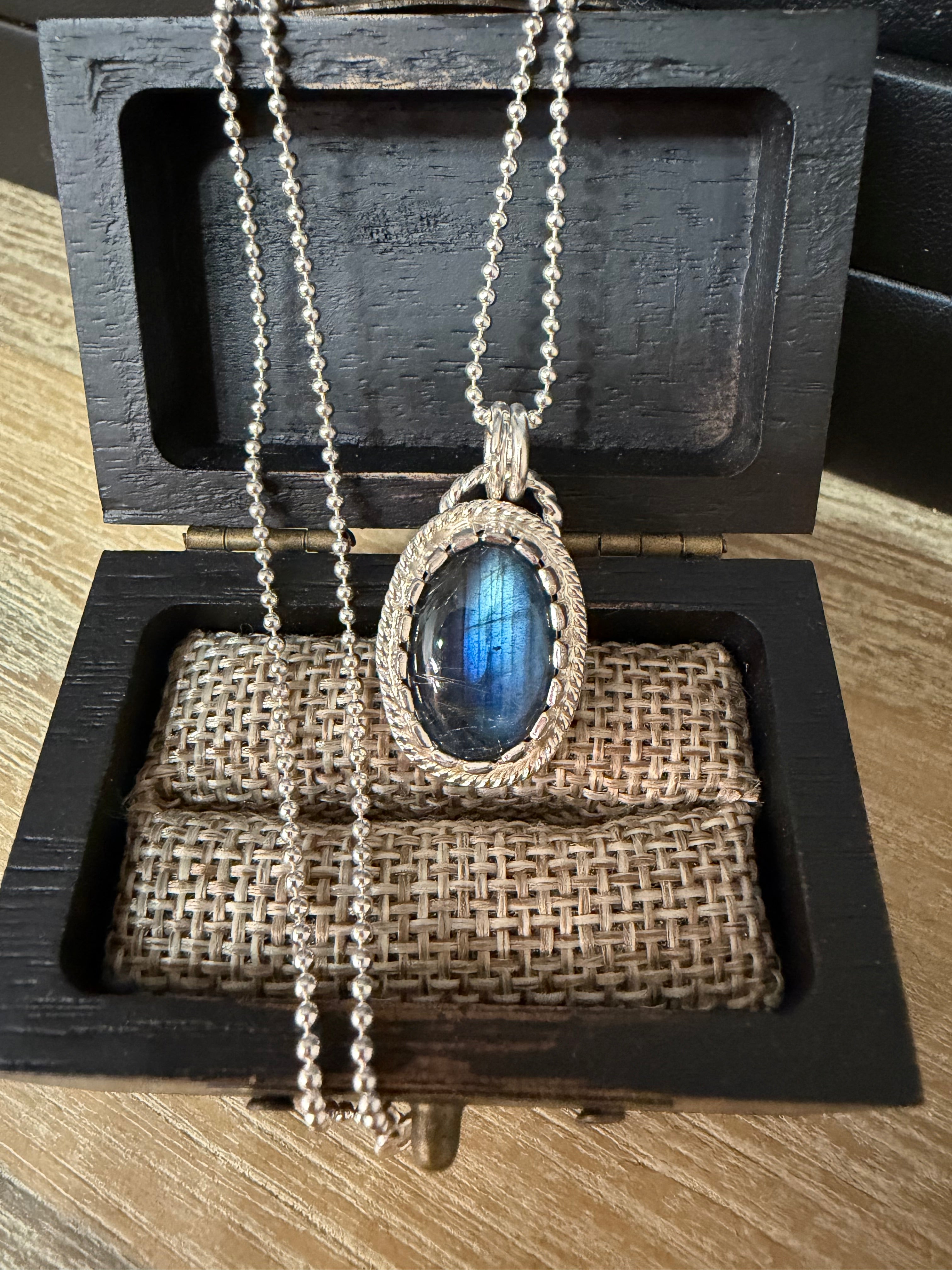 "New" Stunning Blue Labradorite Pendant and .925 Sterling Silver Chain