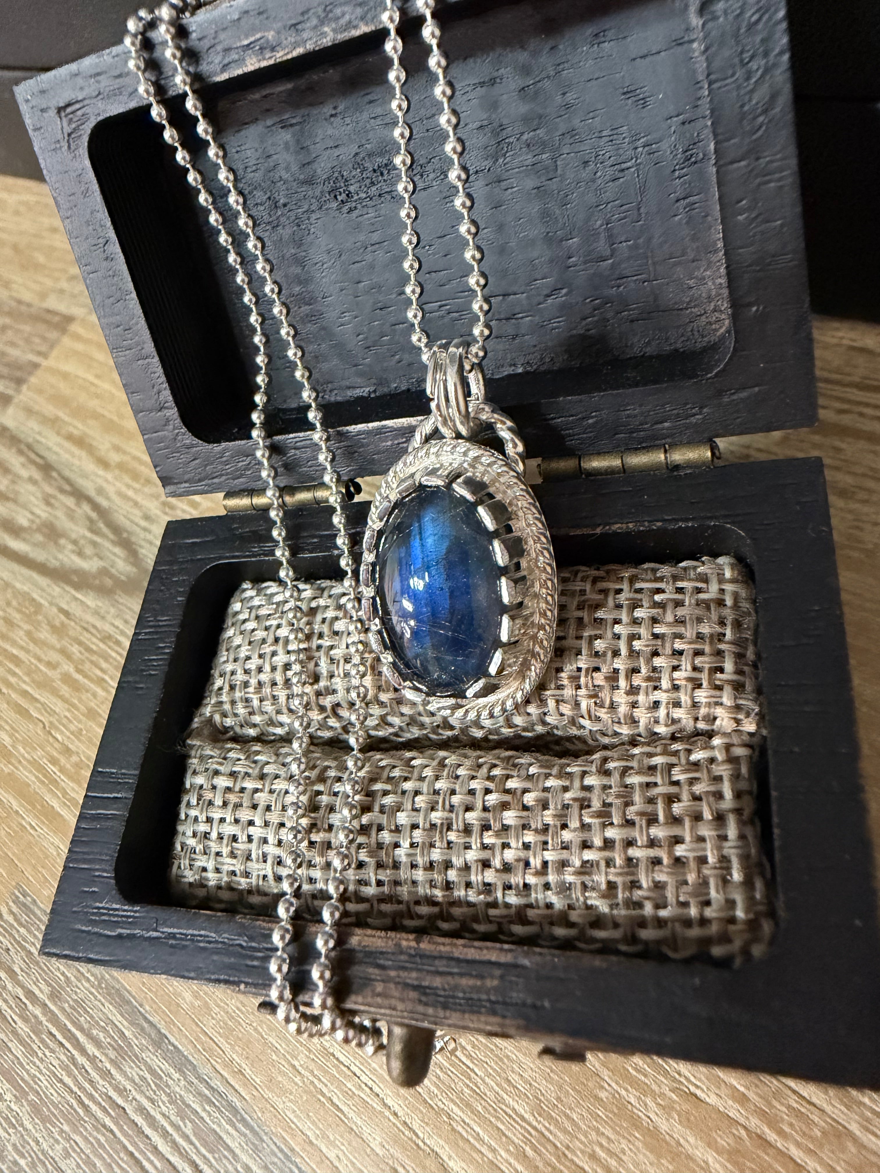 "New" Stunning Blue Labradorite Pendant and .925 Sterling Silver Chain