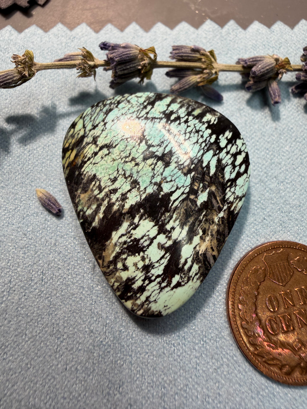 WOW! This is a HUNK of HUBEI! Unbacked! It's gorgeous on both sides!!
